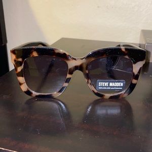 NWT! Steve Madden leopard print sunglasses